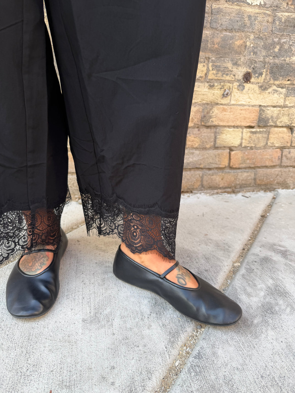 BALLOON LEG PANTS WITH DELICATE LACE