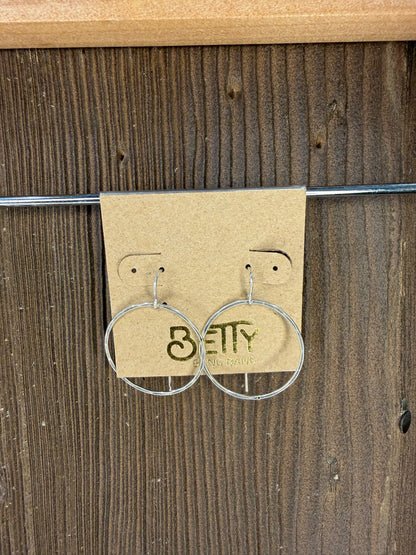 Betty Bang Bang Hammered Circle Threaders