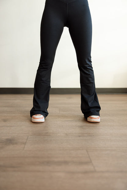 Venice Crossover Waist Yoga Pants